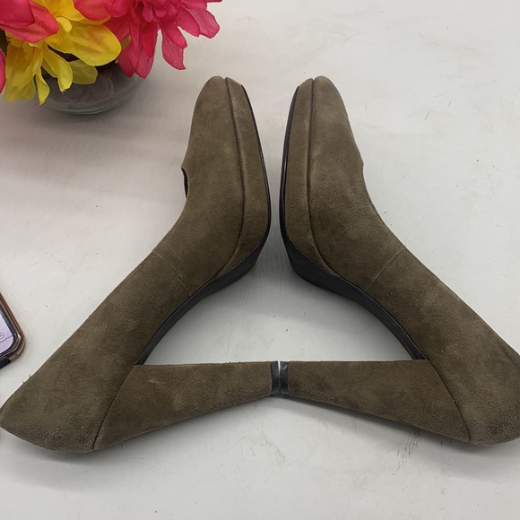 Calvin Klein Suede Taupe Heels Gabby Size 8 MCH4453E - Picture 8 of 13